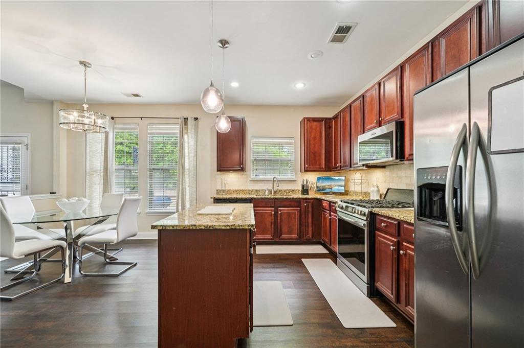 370 Windsor Way Property Photo 17