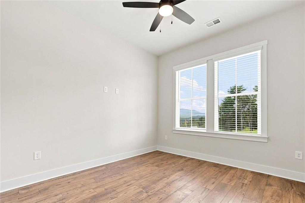 179 Summit View Property Photo 13