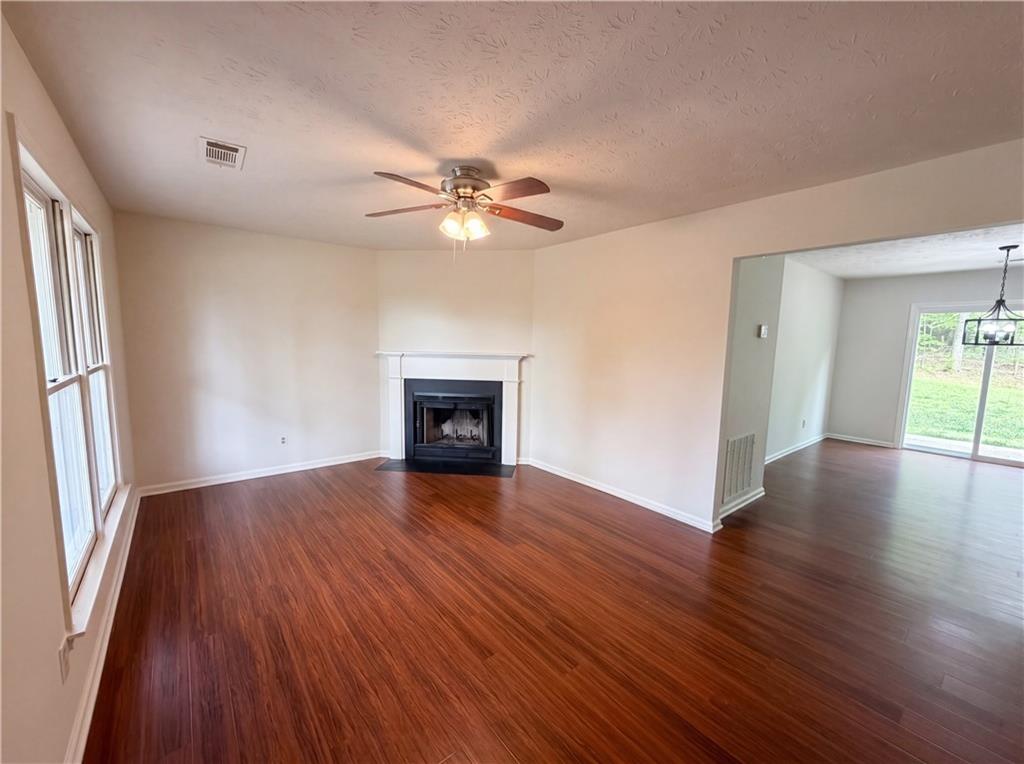 1514 Willow Gate Way Property Photo 8