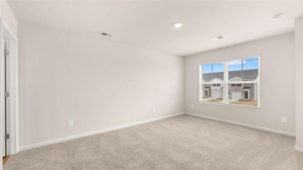 214 Kenmore Circle Property Photo 9