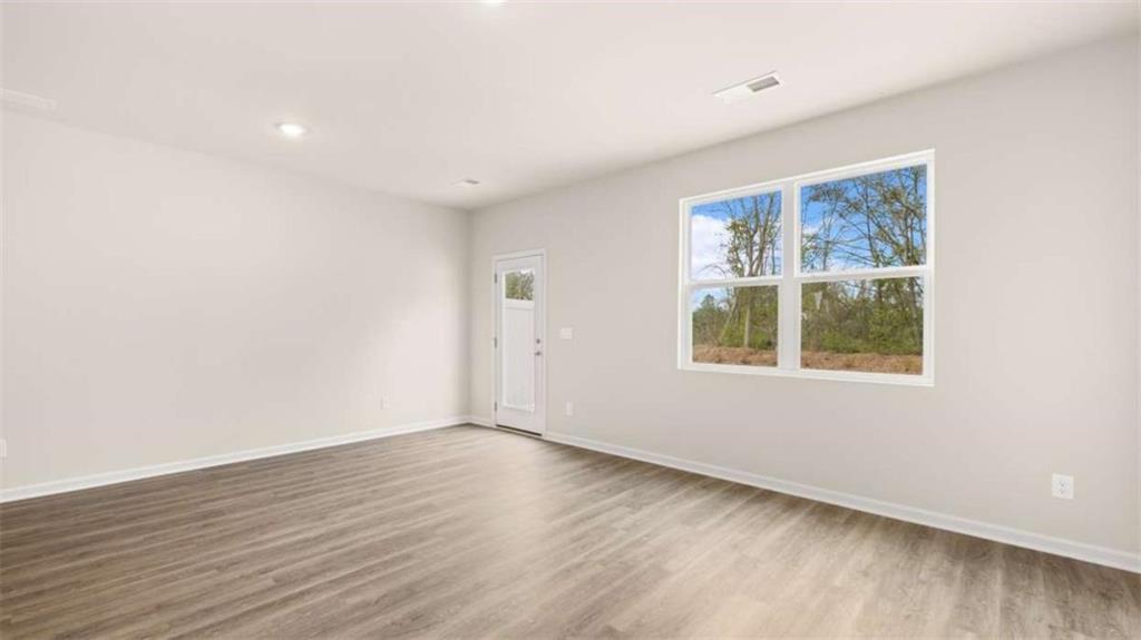 214 Kenmore Circle Property Photo 15