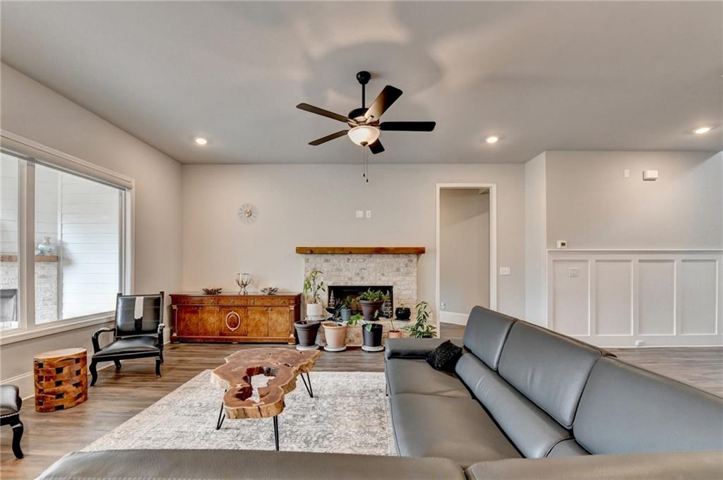 1930 Grand Lanier Drive Property Photo 15