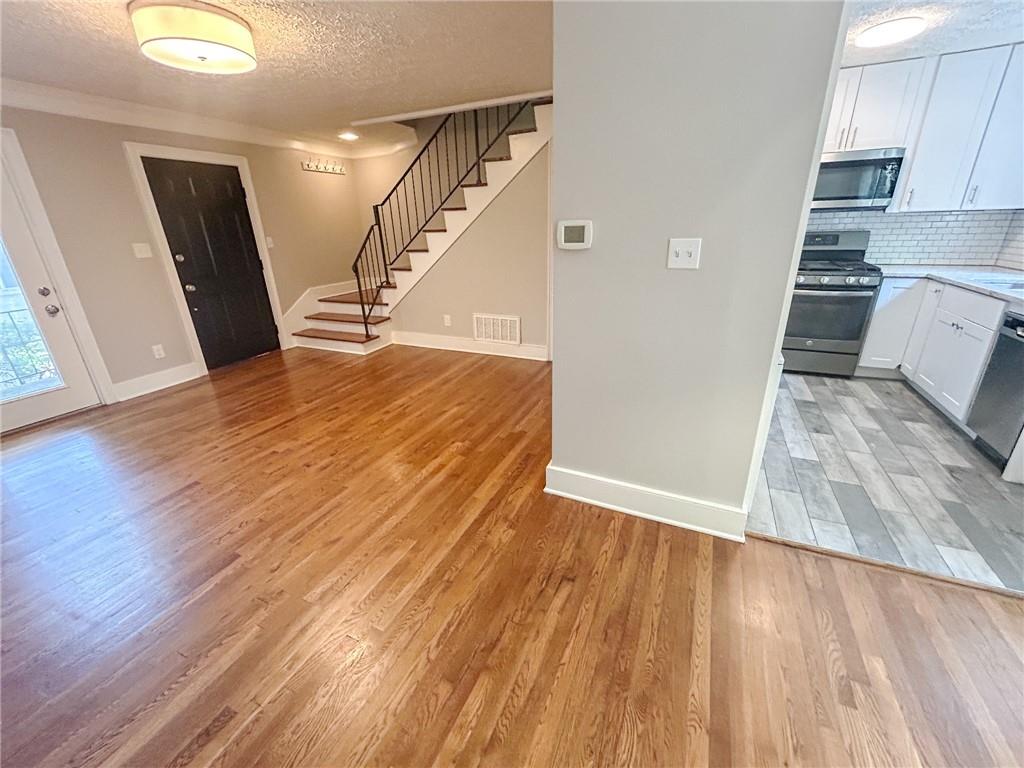 411 10th Street Ne Unit 7 Property Photo 8