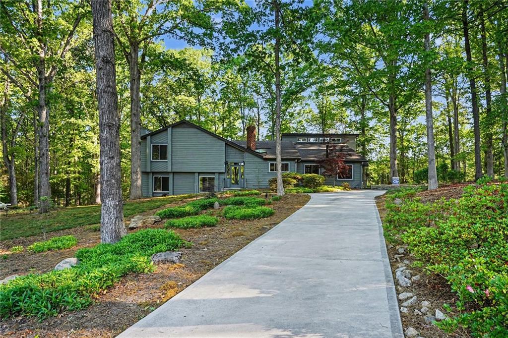 2467 Laurel Ridge Place Sw Property Photo 2