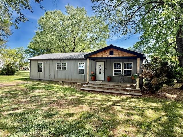 206 West Drive Property Photo 1