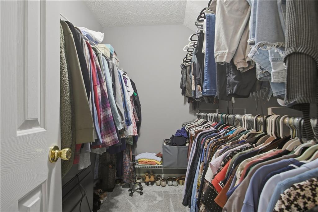 668 Sweetfern Lane Property Photo 4