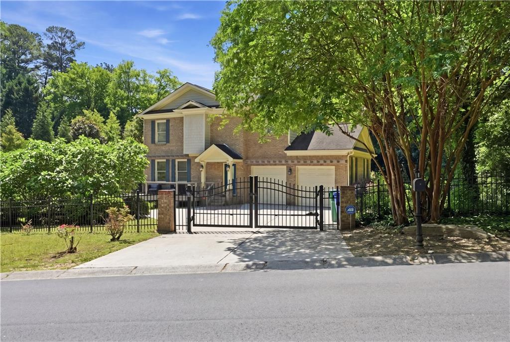 2425 Flair Knoll Drive NE Property Photo 1
