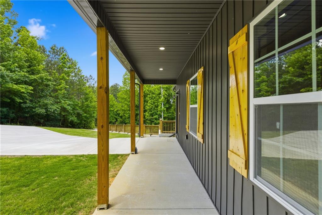 357 Orchard Way Se Property Photo 8