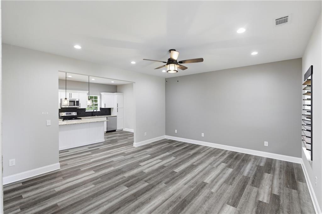 357 Orchard Way Se Property Photo 10