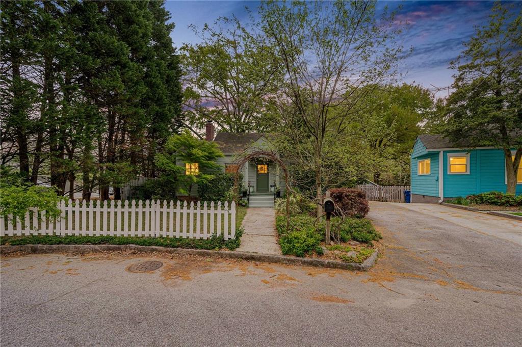 712 Berkeley Avenue Nw Property Photo 1