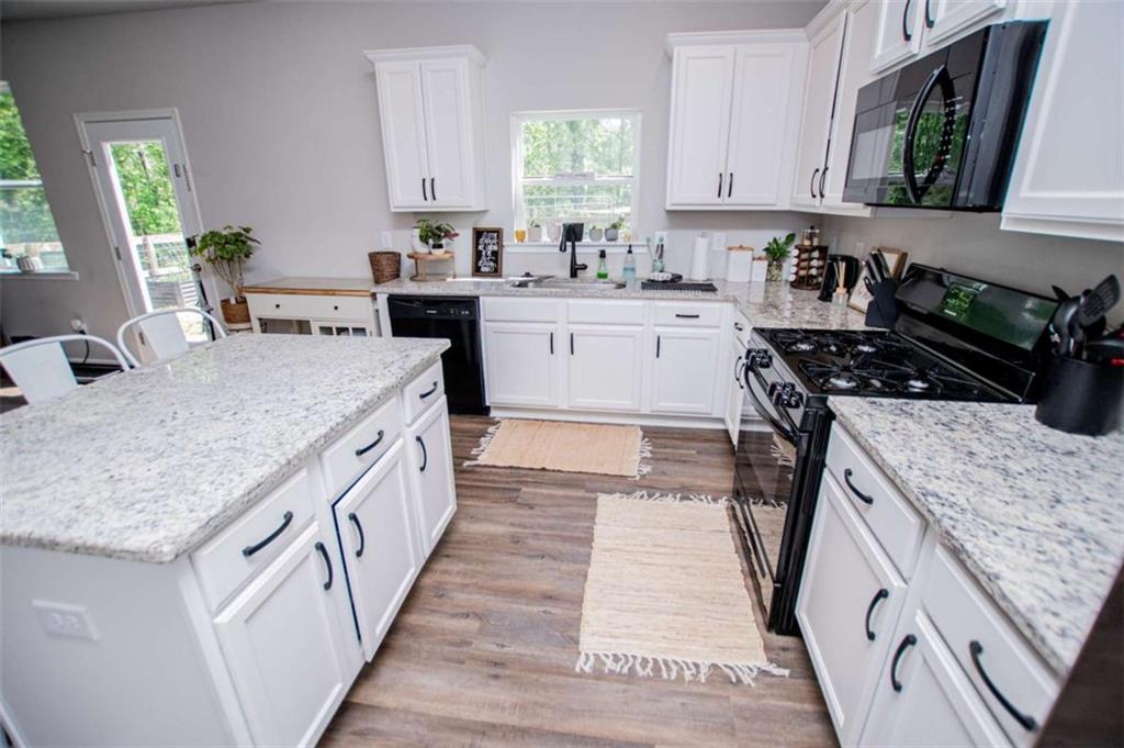 512 Silver Leaf Parkway Property Photo 17