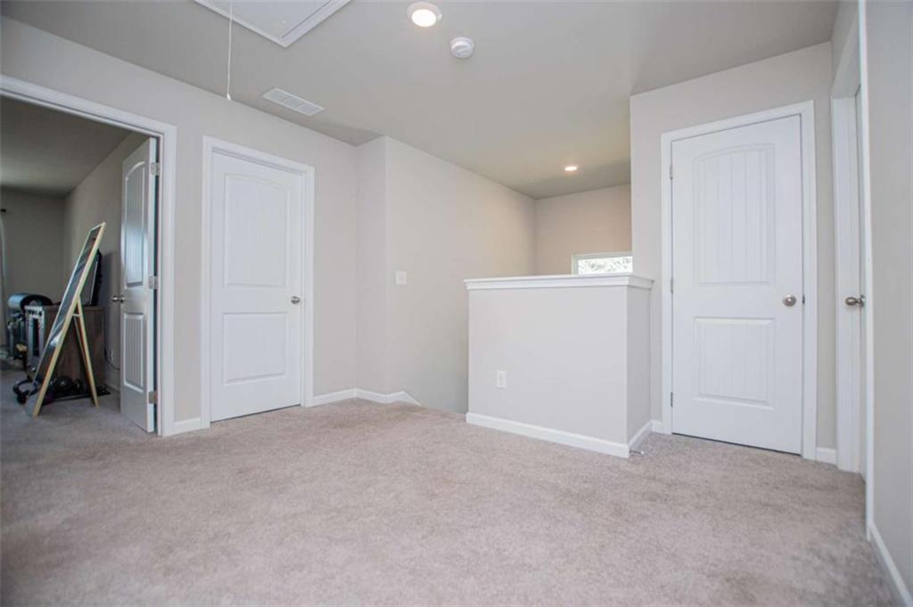 512 Silver Leaf Parkway Property Photo 29