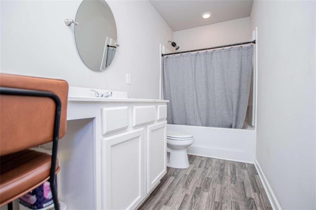 512 Silver Leaf Parkway Property Photo 32