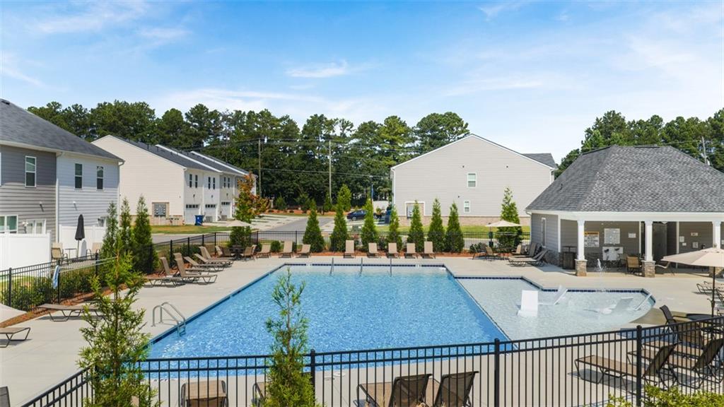 1402 Gray Branch Drive Property Photo 3