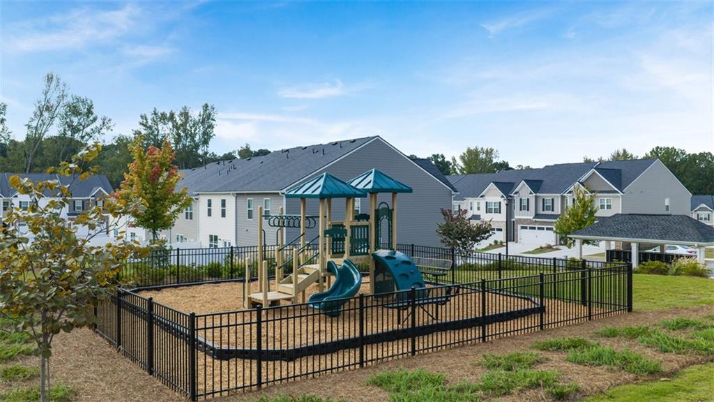 1402 Gray Branch Drive Property Photo 4