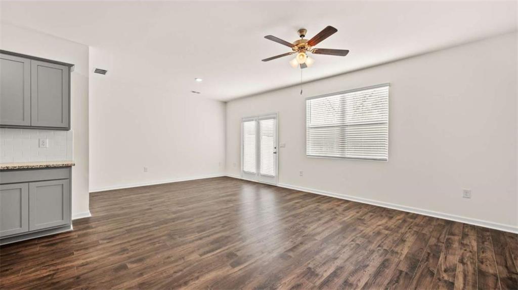 1402 Gray Branch Drive Property Photo 27