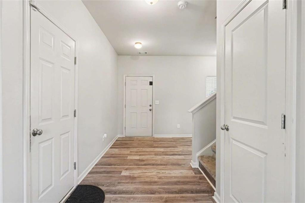 2344 Clapton Court Property Photo 3