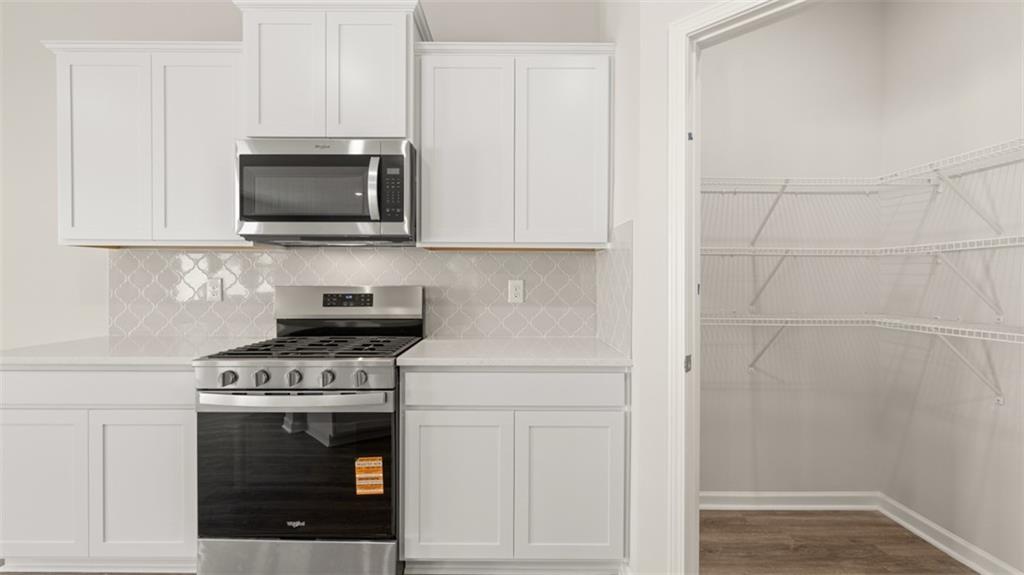 2242 Edgecombe Lane Property Photo 11