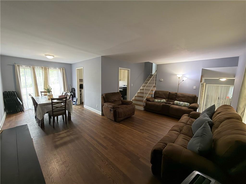 3084 Trafalgar Way Property Photo 1