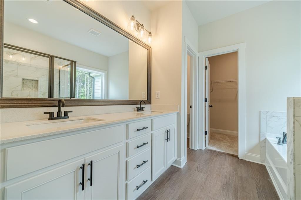 7756027 Property Photo 24