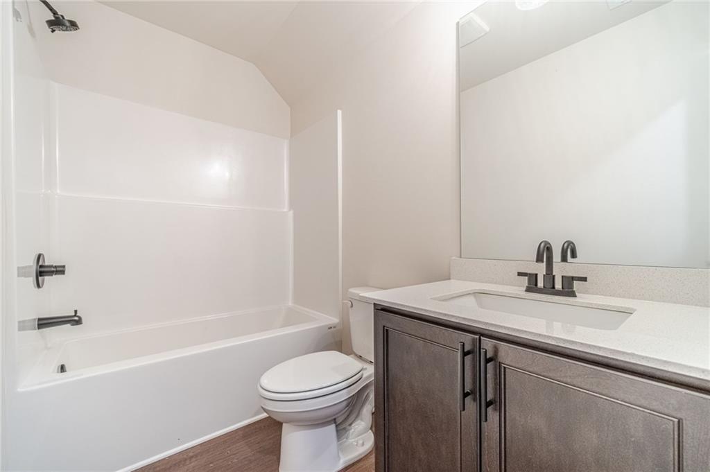 7756027 Property Photo 38
