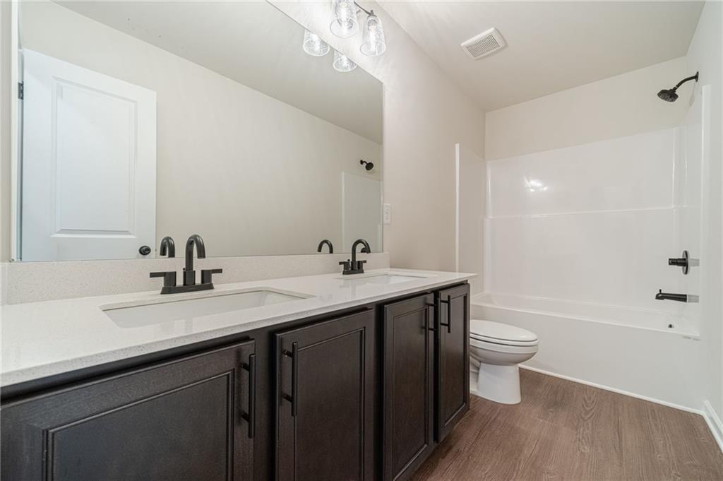 7756027 Property Photo 39