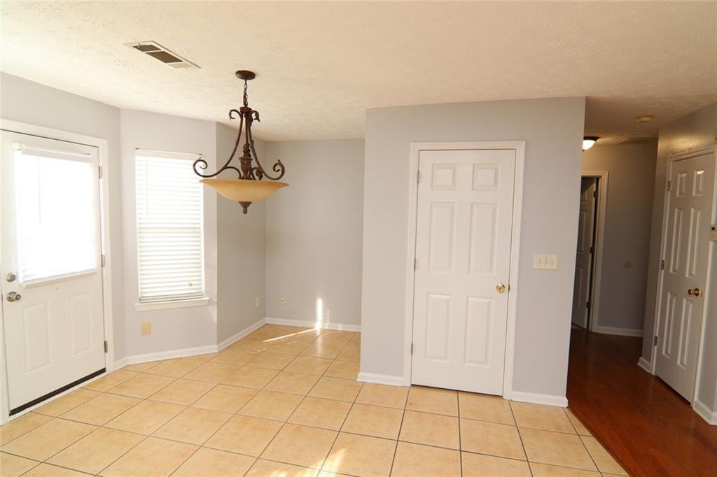 363 Springhaven Way Property Photo 4