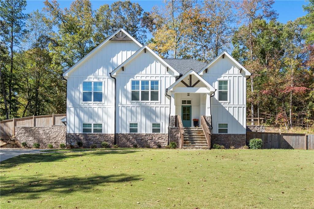 17 Pinoak Trail SE