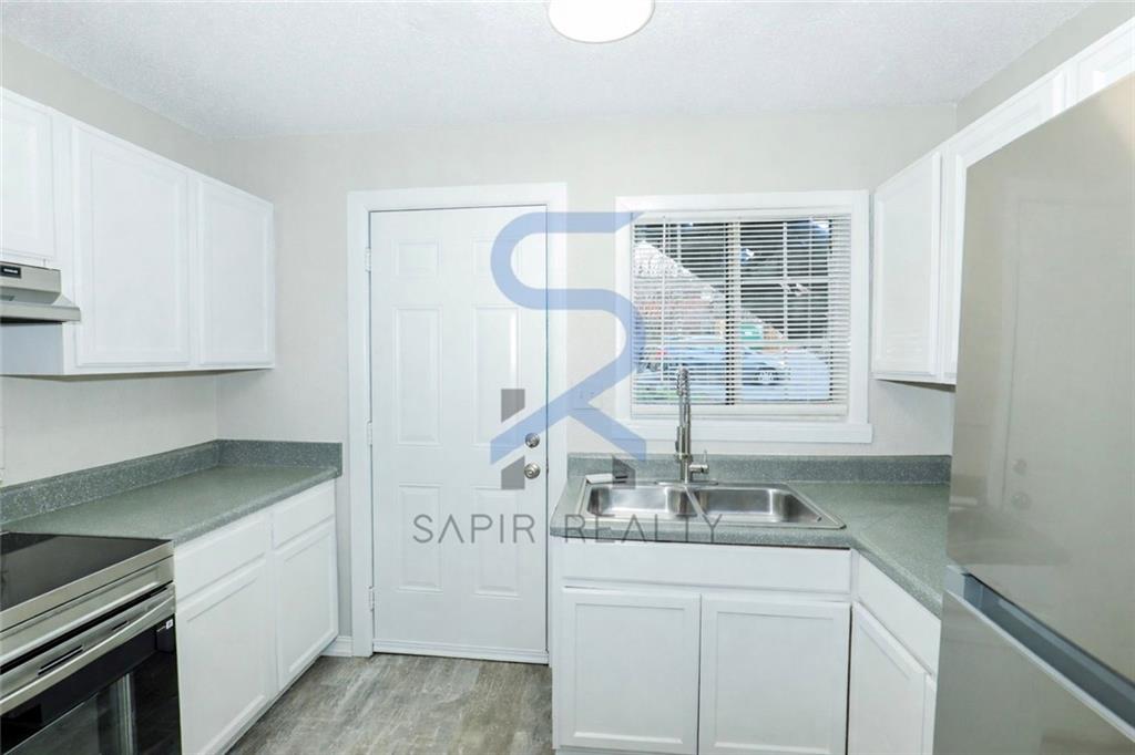 2055 Alison Court Unit 3 Property Photo 5