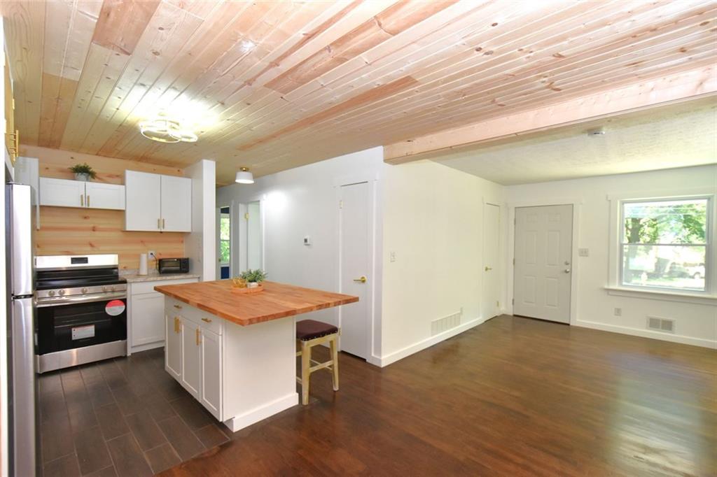 2030 Sanders Drive Property Photo 6