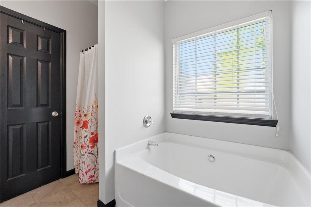 16 Shaw Boulevard Property Photo 15