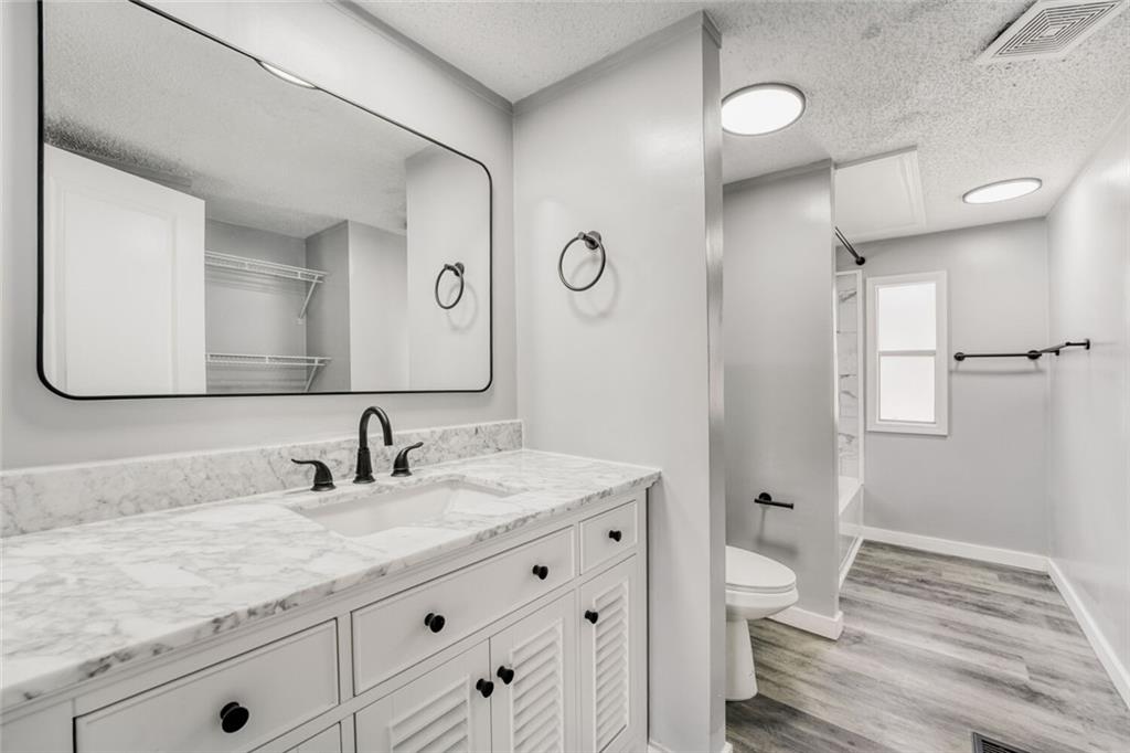 916 Bel Air Boulevard Property Photo 18