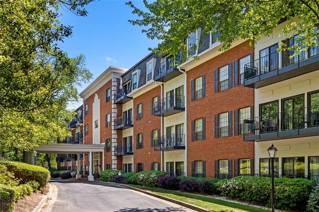 2921 Lenox Road NE Unit 305 Property Photo 1