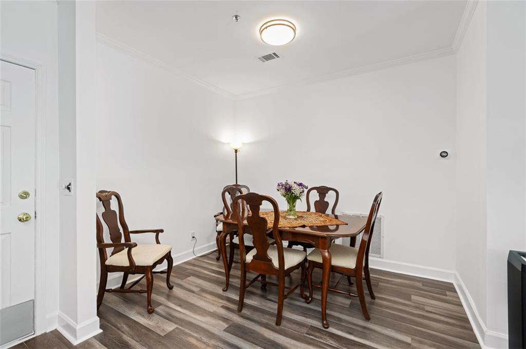 2921 Lenox Road Ne Unit 305 Property Photo 11