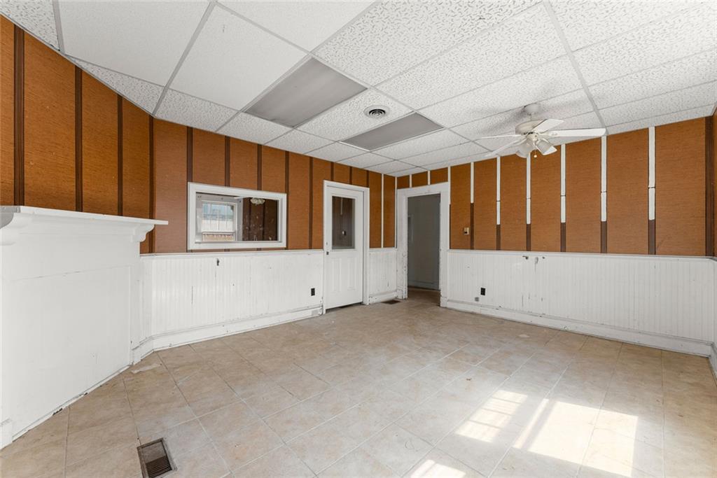 160 E Currahee Street Property Photo 7