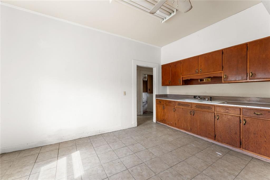 160 E Currahee Street Property Photo 12
