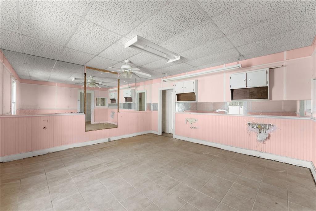 160 E Currahee Street Property Photo 18
