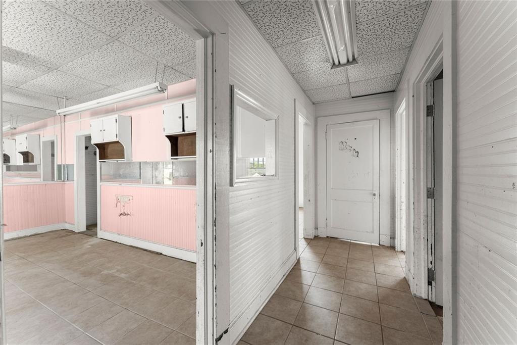160 E Currahee Street Property Photo 20