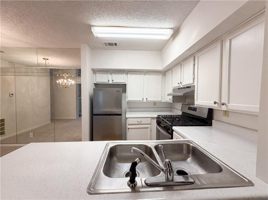573 Cobblestone Trail Property Photo 7