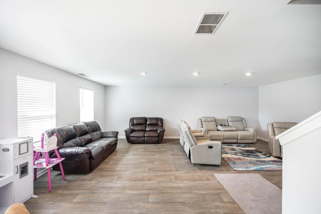 102 Clarks Court Property Photo 12