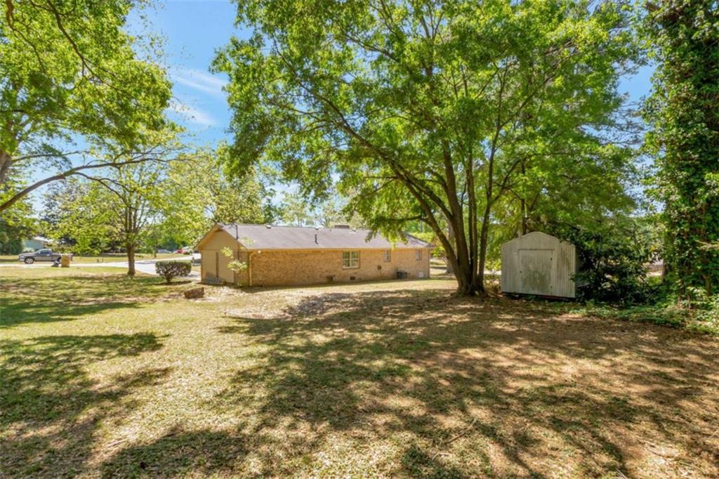 515 Kelton Road Property Photo 3