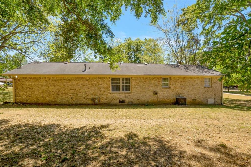 515 Kelton Road Property Photo 4