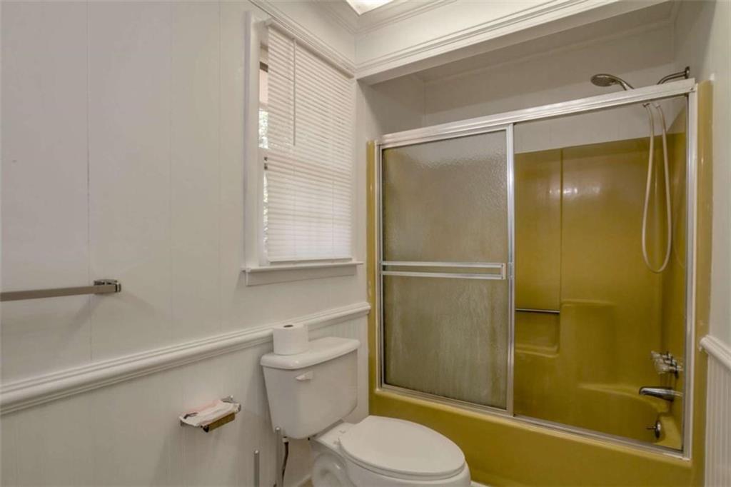 515 Kelton Road Property Photo 8
