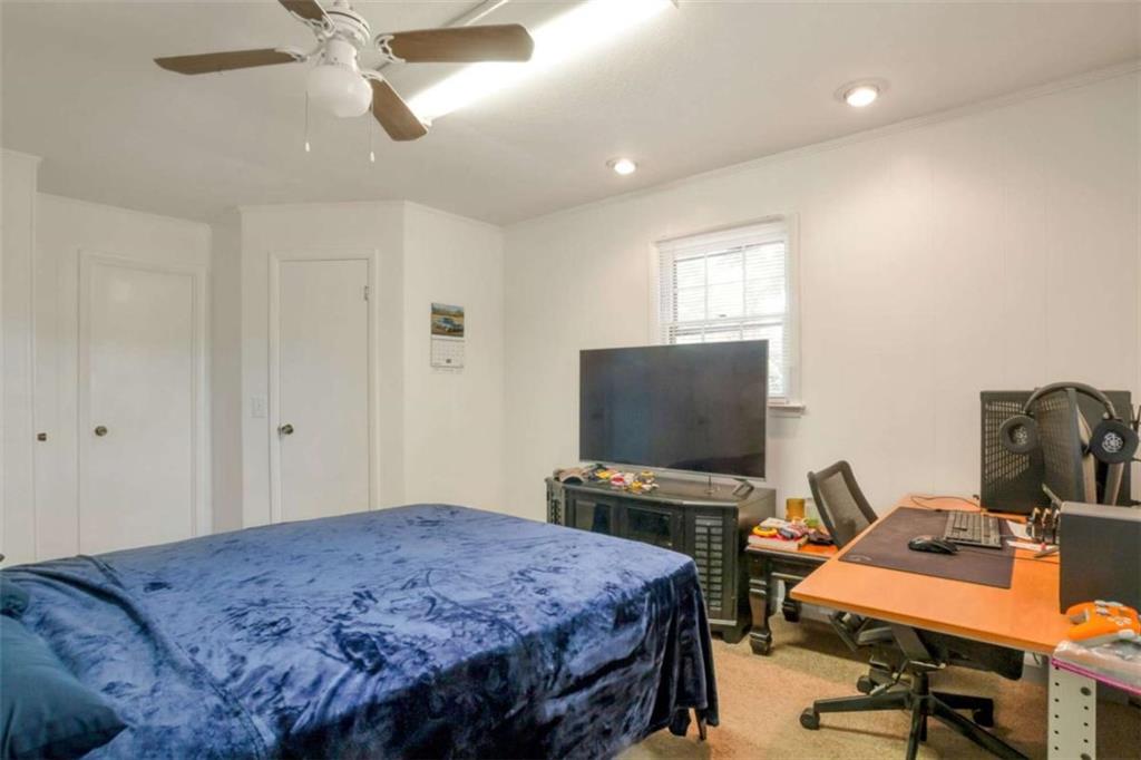 515 Kelton Road Property Photo 10