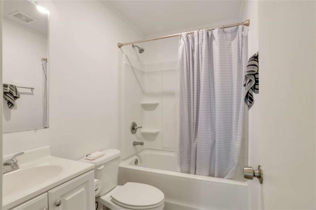 515 Kelton Road Property Photo 12