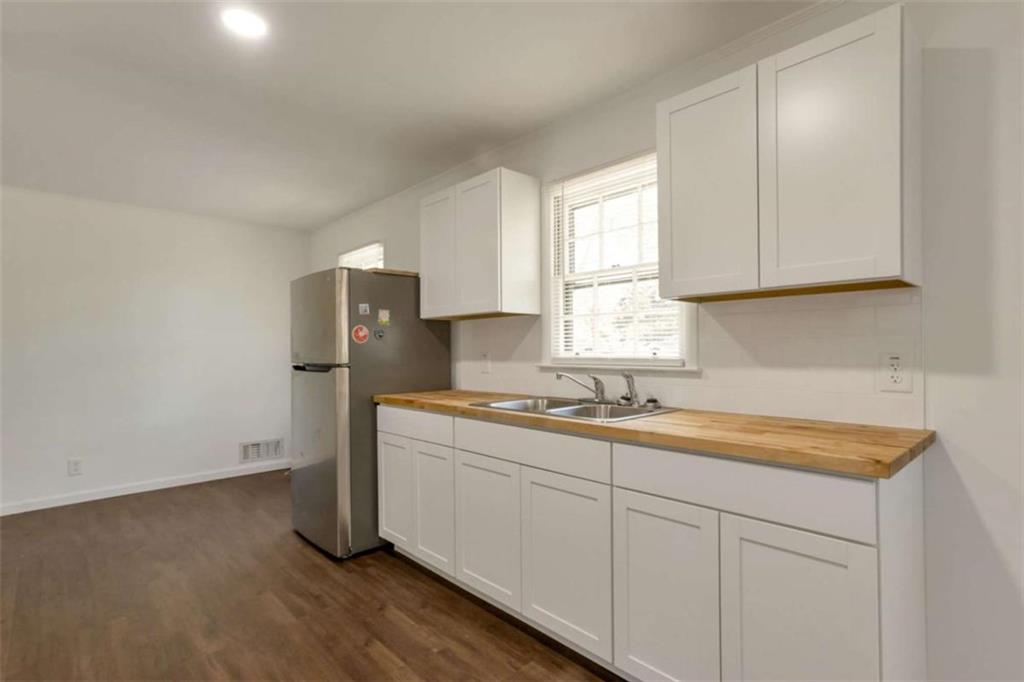 515 Kelton Road Property Photo 15