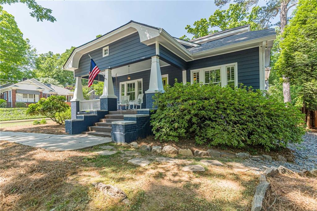 3327 College Street Property Photo 1