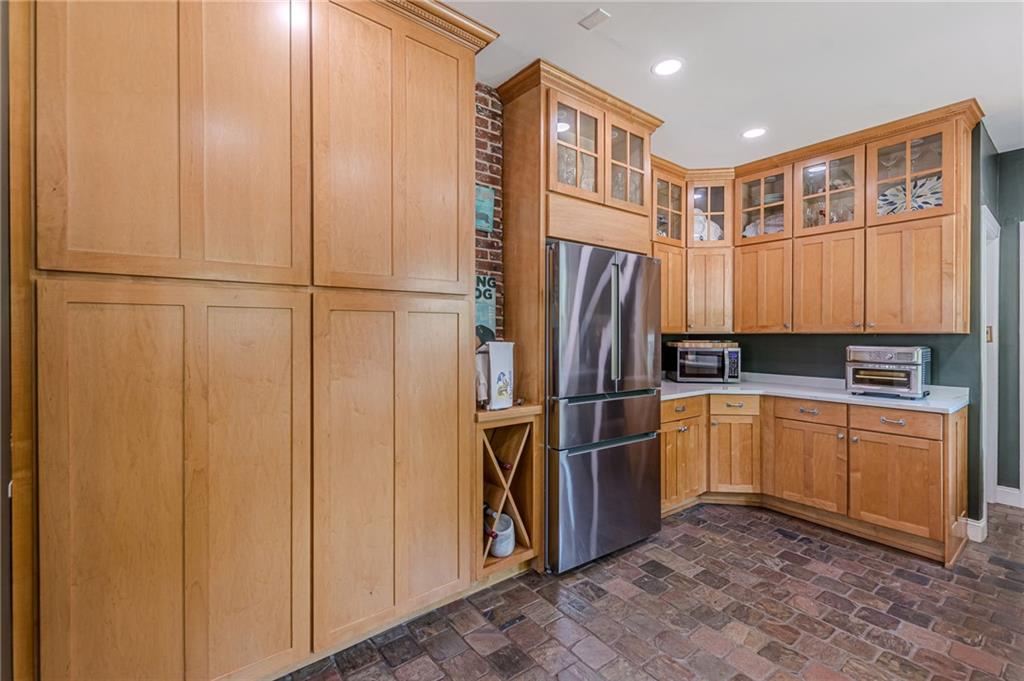 3327 College Street Property Photo 16