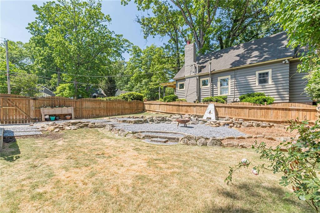 3327 College Street Property Photo 40