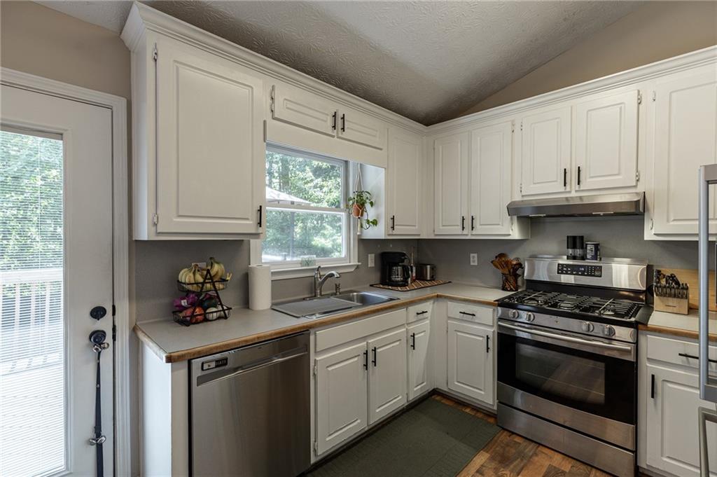 475 Tanner Road Property Photo 13
